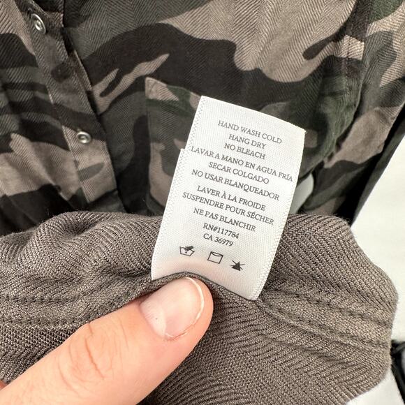 RAILS NWT Evereve Jordin Camo Button Down Shirt // XS - Picture 11 of 12